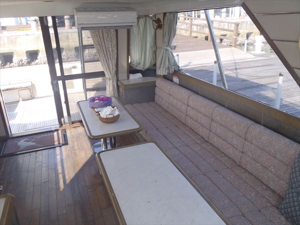 クルーザー内装2